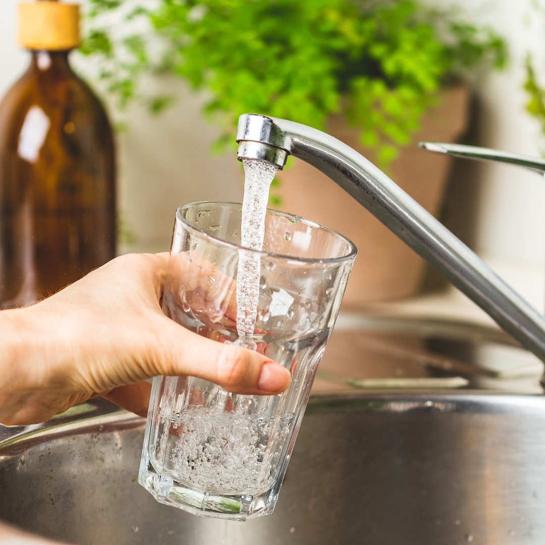 L'eau, meilleure au robinet qu'en bouteille plastique