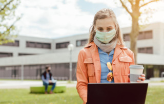 port du masque obligatoire sur le campus universitaire